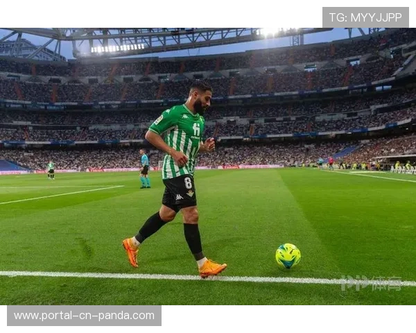 西甲巴萨11连胜领跑，皇马阵容年轻化谋未来